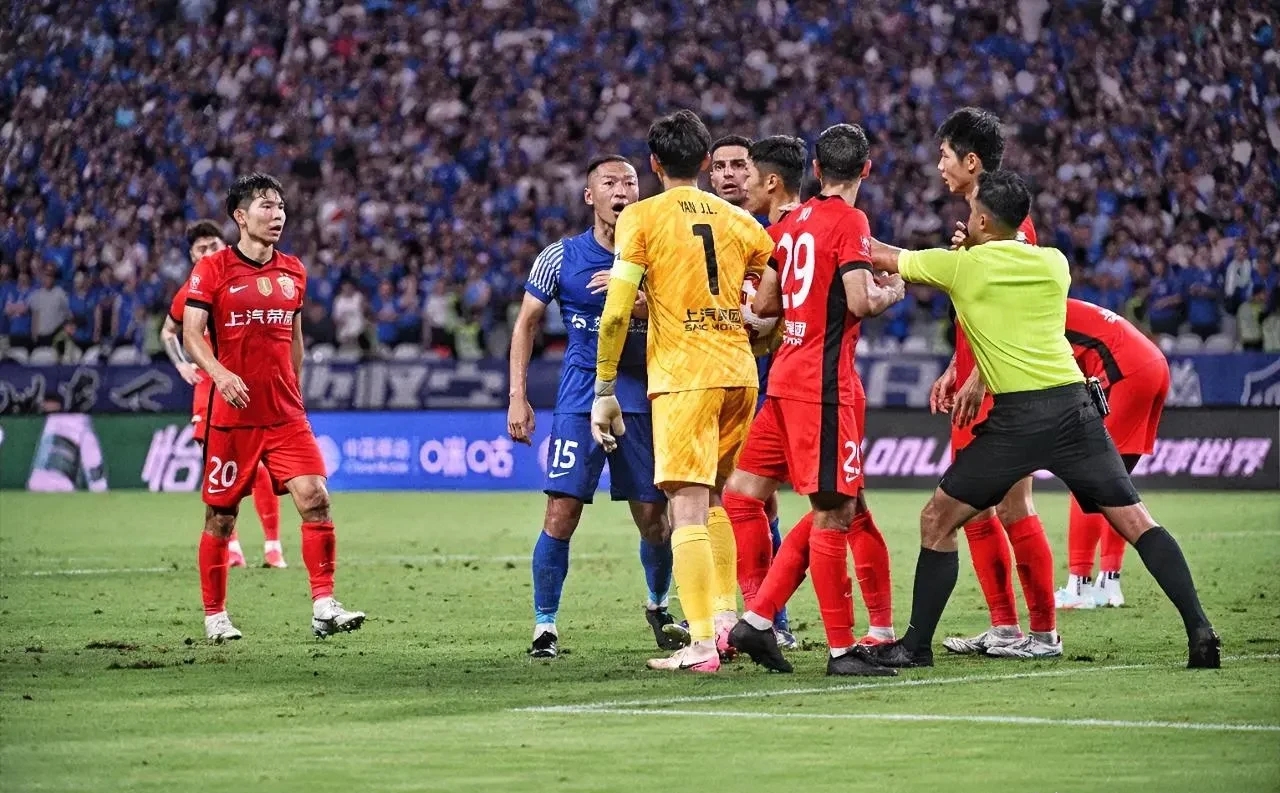 江南体育-上海申花发布备战花絮，赛前遗憾出局，欧篮联任务艰巨，阵容厚度经受考验(美军将从菲撤离导弹)