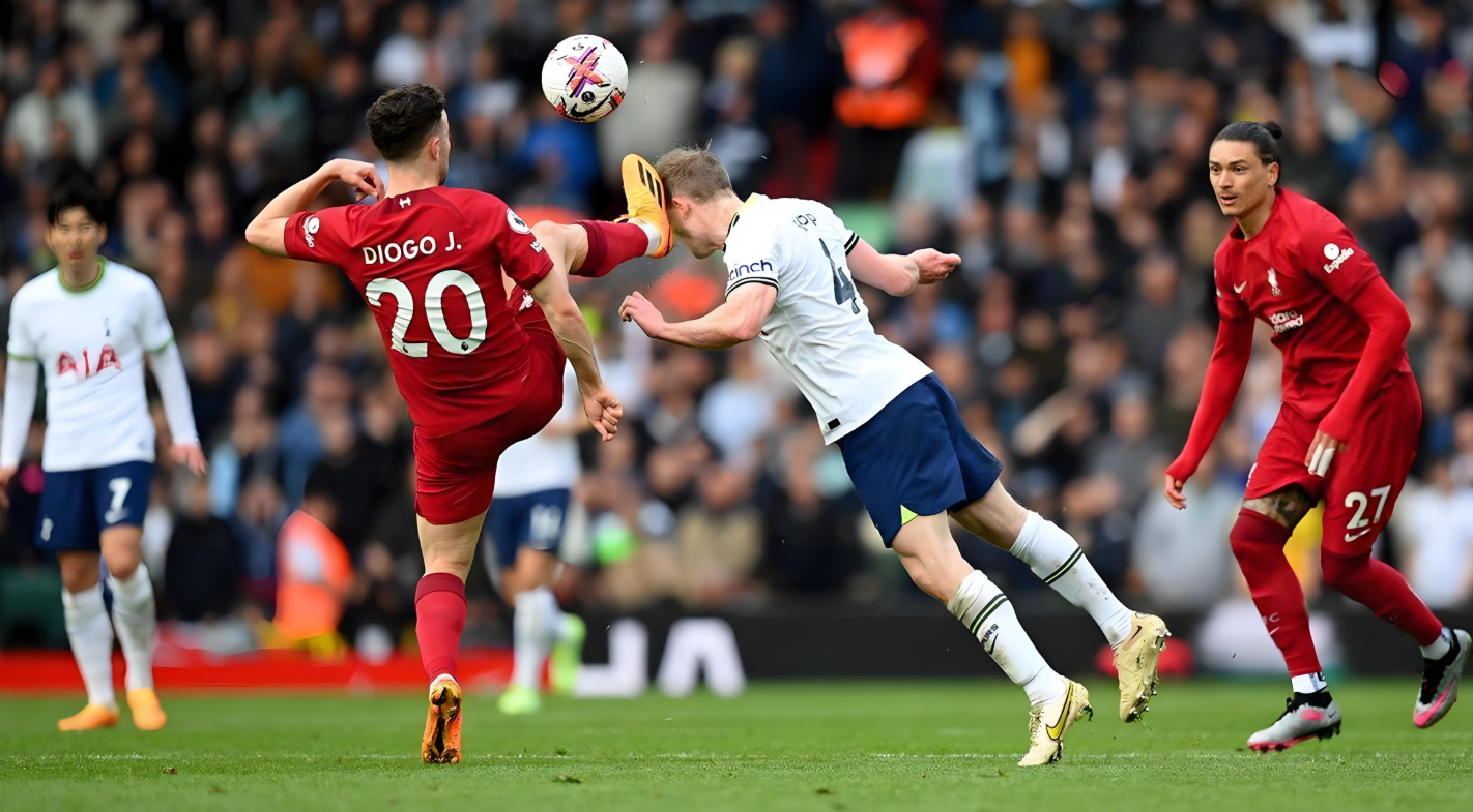 JN体育- 德罗巴在利物浦比赛中绝杀,回归赛场引发热议的原因 