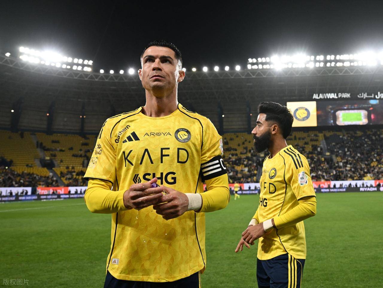 江南体育-C罗在老鹰比赛中精彩发挥，比分优势明显引发热议！的简单介绍