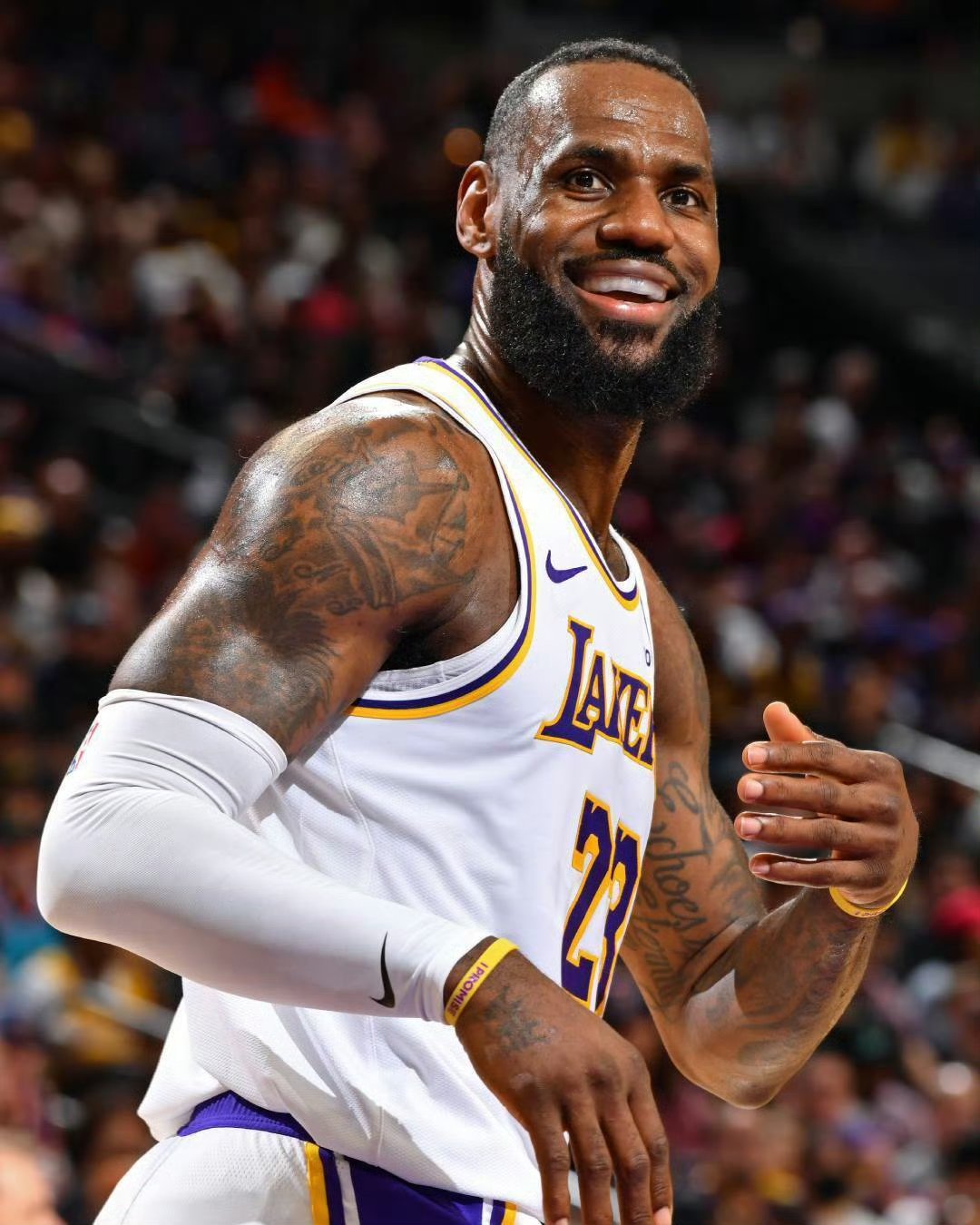 江南体育-关于詹姆斯连续二十场比赛得分超过惊险取胜，塞尔维亚队挑战极限！的信息